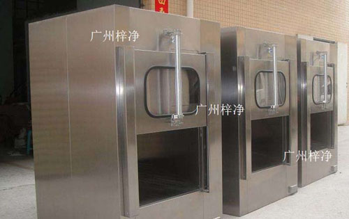 傳遞窗廣泛應(yīng)用于微細科技、生物實驗室、制藥廠、醫(yī)院、食品加工業(yè)、LCD、電子廠等等一切需要空氣凈化的場所。