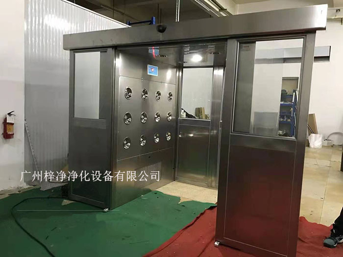 貨淋室是人員和貨物進入潔凈室所必需的通道，它可以減少貨物進出潔凈室所帶來的污染問題。